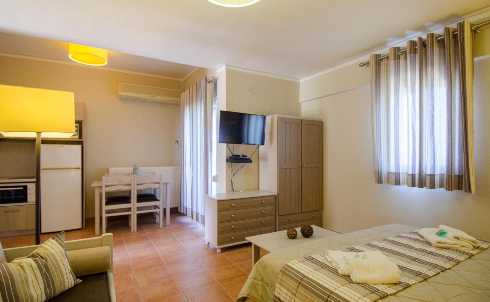 Plaka Studios Karfas Habitación foto